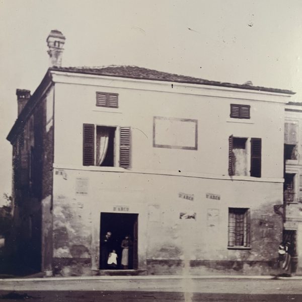 foto vecchia casa